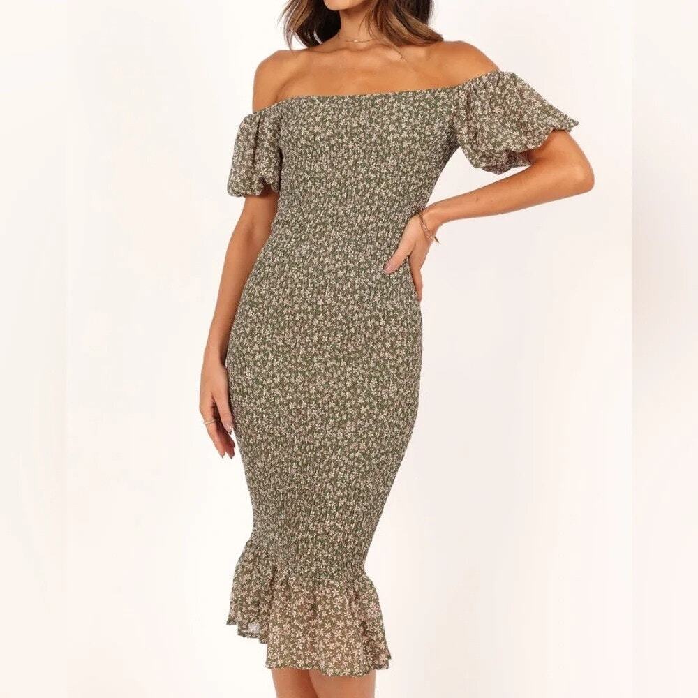 Petal + Pup Claire Green Floral Smocked Off The Shoulder Fitted Midi Dress 8